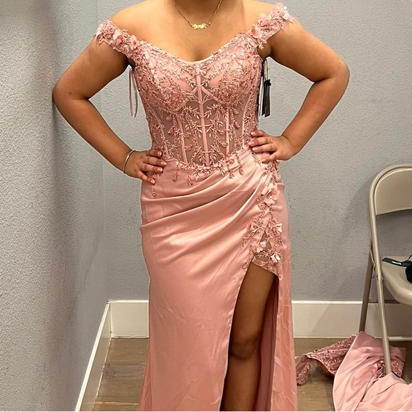 Pink slit Dress - Picture 3 of 5